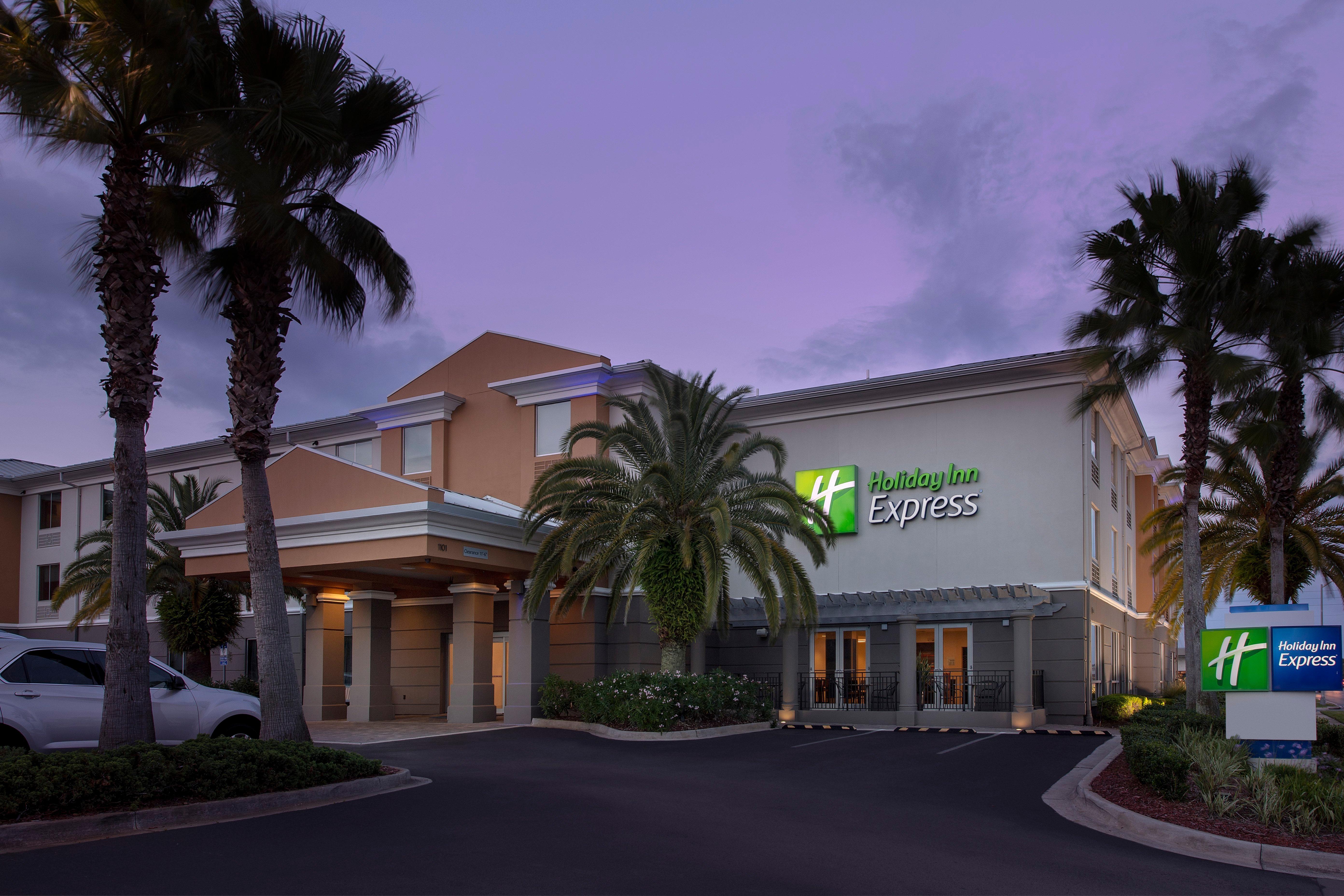 Holiday Inn Express Jacksonville Beach By Ihg Eksteriør billede