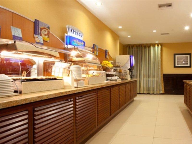 Holiday Inn Express Jacksonville Beach By Ihg Eksteriør billede